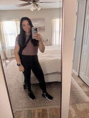 Meet your Posher, Alicia